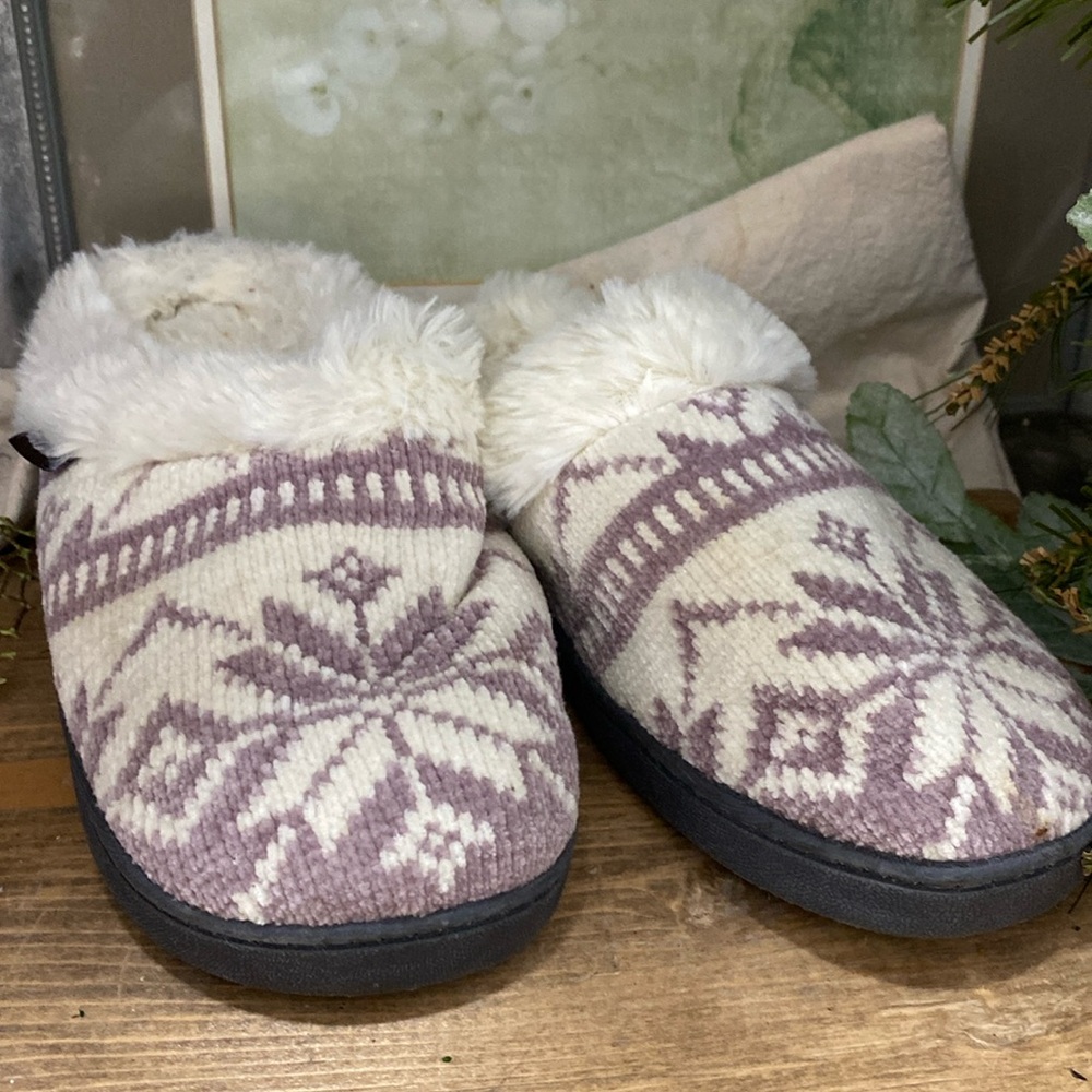 Mukwks Slippers